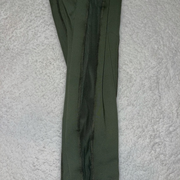 Old Navy active leggings - Picture 3 of 3